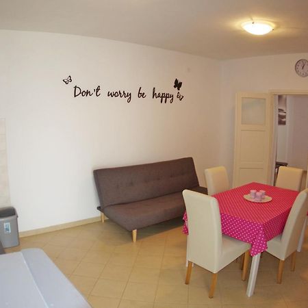 Holiday Apartments In House Sanja Rakalj Room photo